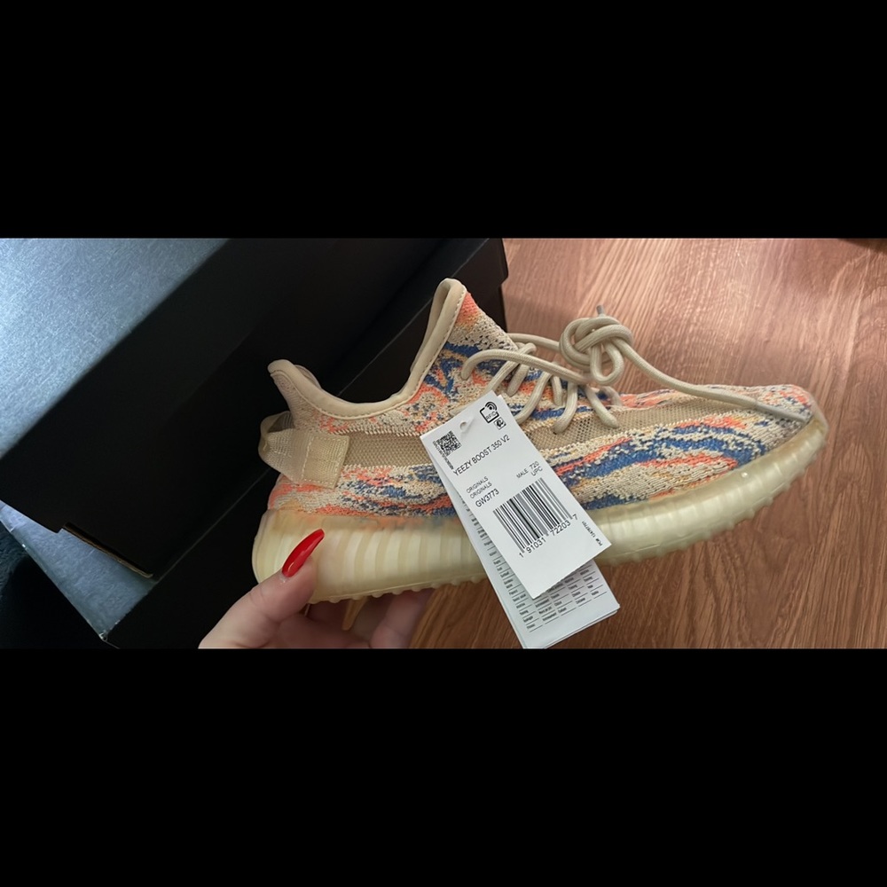 Yeezy 350 v2 max oat
